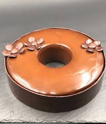 Il S Agit De L Entremet De Mon Ami David Qui A Ete Le Gagnant De L Emission Les Rois Du Gateau Un Regal Vous Entremet Chocolat Patisserie Gateaux Et Desserts