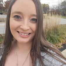 Nicole Minch's Instagram, Twitter & Facebook