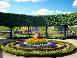 Round Symmetrical Floral Designs 1 13 14 Small Garden Landscape Purple Flowers Garden Unique Gardens
