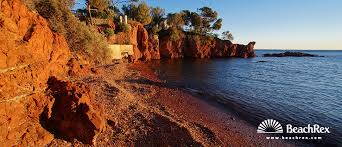 Notre hôtel bénéficie d'une situation privilégiée unique : Strand Des Anglais Saint Raphael Var Frankreich Beachrex Com