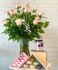 We also provide flower delivery to the surrounding areas, such as, arlington, bedford, euless, fort worth, haltom city, hurst, kennedale, naval air station/ jrb, north richland hills. Fort Worth Valentine S Day Flower Delivery Gordon Boswell Florist Gordonboswell Gordonboswellflowers Flower Gift Valentines Roses Flower Delivery