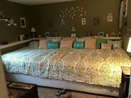 Family bedding produce divani letto di alta qualità dal 1965. Pin By Kayla Bamburg On Bedrooms Huge Bedrooms Huge Bed Family Bed