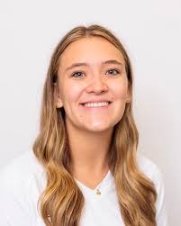 College student offers house and pet sitting services