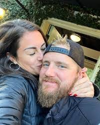 Victor Parrish's Instagram, Twitter & Facebook