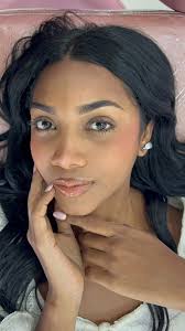 Las cejas que lo dicen todo! 🤩 Nuestro centro de estética ha creado  algunas de las más impresionantes. Desde la perfecta forma de arco 🌈 hasta  el diseño personalizado 🎨, hemos logrado: