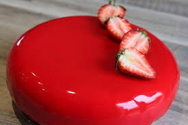 Entremet Mousse De Vanille De Tahiti Compotee De Fraises Cremeux Fraise Et Biscuit Madeleine Alimentation Entremet Facile Gateaux Et Desserts