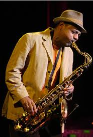Esperanza Spalding On The Sunny Side Of The Street Http Www Mcgillmusic Com Mcgill Music Sax School Is The Ultimate Resource For Online Saxophone Lessons For Begin Jazz Saxofon Saxofon Historia De La Musica