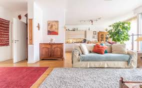 Wohnung berlin renovierungsbeduerftig ab 119.000 €, sofort einziehen gut geschnittene 2 zimmer wohnung in berlin mitte, holzmarktstraße zu verkaufen. Renovierungsbedurftige 3 Zimmer Wohnung Mit Viel Potential Bezugsfrei Ab Berlin Immobilien