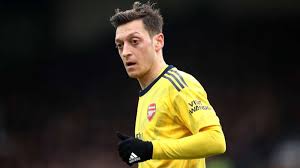 Sezon sonunda arsenal'den ayrılması kesinleşen süper yıldız için i̇talyan basını her ne kadar 'yeni takımı i̇nter' diye yazsa da mesut özil'in fenerbahçe'ye imza atacağı iddia edildi. New Fenerbahce Signing Mesut Ozil Leaves Arsenal Holding No Grudges Dazn News Us