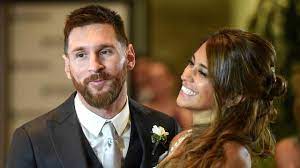 Antonella roccuzzo is a popular woman from argentina. Kisah Cinta Bak Dongeng Lionel Messi Dan Antonella Roccuzzo Terjalin Sejak Remaja Dan Mampu Taklukkan Jarak Spanyol Bola Com