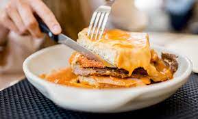 Use glovo and we'll bring your order to your door, quickly and easily. Francesinha De Portugal Conheca O Prato Tipico Portuense