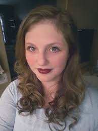 All the plum vibes 💜 Very light application today! ✨Candlelit as  brightener ✨Mango in spots to color correct ✨Heatwaves bronzer lightly all  over ✨Plum Lip&Cheek