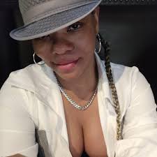 30-Day Fitness Challenge for Women: Upper Body Training and Weight Loss