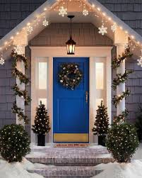 Pin By Ninna Salmenhaara On Jouluvalot In 2020 Outdoor Holiday Decor Outdoor Christmas Exterior Christmas Lights