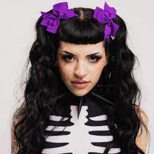 Julieta cazzucheli (born december 16, 1993), known professionally as cazzu, is an argentine rapper, singer, and composer. Musik Von Cazzu Alben Lieder Songtexte Auf Deezer Horen