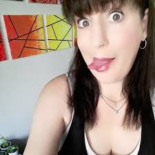 Unusual! These artists paint with everything else except hands