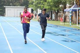 19 hours ago · australia is still buzzing after sprint star rohan browning stunned jamaica's yohan blake in the 100m sprint heats. Jhakaas Anil Kapoor Runs With Yohan Blake Rediff Sports