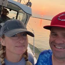 How to remove chrome trim to reinstall gasket?