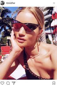 Rosie Huntington Whiteley In Adam Selman X Le Specs The Fugitive Sunglasses Fashion Affordable Sunglasses Denim Fashion