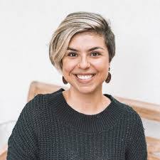 Denise Cardoso's Instagram, Twitter & Facebook