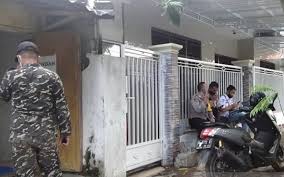 Tempat dan waktu kejadian adalah di lebak bulus, jakarta selatan pada selasa lalu. Banser Dan Polisi Jaga Rumah Orangtua Mahfud Md Di Pamekasan Kabar24 Bisnis Com