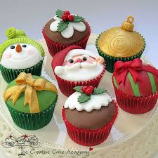 25 Beautiful Christmas Cupcake Decorating Ideas For Your Inspiration Christmas Cupcakes Easy Christmas Cupcakes Christmas Sweets