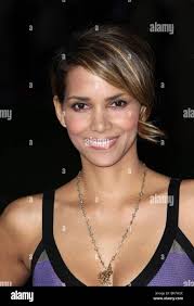 April berry hi-res stock photography and images