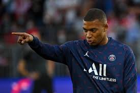 That is according to psg's sporting director. C0wnahp1opxmlm