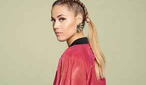 Here are 40 famous people that have one thing in common their names start with an a. K 391 Ignite Female Singer Name Female Singers Singer Famous Singers