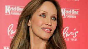 Vælg mellem et stort udvalg af lignende scener. Tanya Roberts Bond Girl And That 70s Show Actress Hospitalized In Poor Condition Entertainment Tucson Com