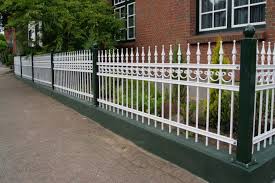 White And Dark Green Metal Fence Rejas Para Jardin Rejas Para Casas Verjas