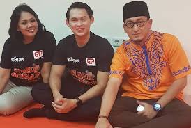 Ustadz zacky mirza kemarin (21/02) membacakan ikrar talak, dihadapan majelis hakim pengadilan agama, jakarta selatan. Ajak Kiwil Hingga Elly Sugigi Ustadz Zacky Mirza Dakwah Dan Berkegiatan Sosial Okezone Celebrity