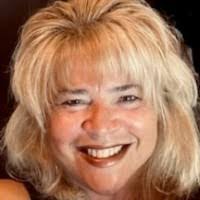 Leslie Slover's Instagram, Twitter & Facebook