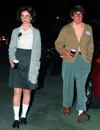 Photo of calista flockhart and harrison ford as nerds. Harrison Ford E Calista Flockhart Si Sono Travestiti Da Pensionati Nerd