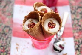 Cornets De Tiramisu Aux Fraises Tiramisu Fraise Tiramisu Recette Alimentation