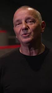 Compagnie] Cette semaine, découvrez Anthony La Rosa, jeune interprète qui  rejoint cette année Kelemenis&cie (😍) pour la création de  𝙈𝘼𝙂𝙉𝙄𝙁𝙄𝙌𝙐𝙀𝙎. ✨ → Première le 13 janvier 2023 au Grand Théâtre de  Provence (