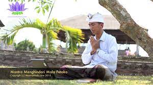 Namun sebelum belajar atau mencari ilmu kita dianjurkan untuk berdoa, supaya di mudahkan dalam belajar, agar ilmu yang kita pelajari bisa masuk kedalam pikiran, dan bisa bermanfaat bagi kehidupan kita maupun orang disekitar. Mantra Hindu Bali Cara Mudah Belajar Mantra Hindu Bali Dilengkapi Dengan Sansekerta Penjelasan Dan Video Pengucapan