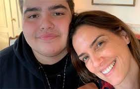 Quase o prêmio do bbb. Luciana Cardoso Visita Filho Na Suica E Posta Foto Na Web Ofuxico