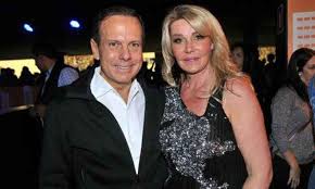 Maioria aprova pedido de doria para ignorar recomendação de bolsonaro, aponta datafolha para 57%, o tucano estava certo ao dizer que a população não deveria ouvir presidente sobre o vírus Viagem De Doria Para Miami Apos Decretar Lockdown Em Sp Viraliza Nas Redes Politica Estado De Minas