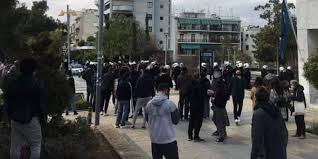 Ο κυριάκος γκαλανάκης απο τη νέα σμύρνη αποτελεί βασικό μέλος του συγκροτήματος blue balls και παράλληλα εργάζεται και ως film maker. Nea Martyria Apo Th N Smyrnh 8a Se G Mh Yme Twra 8a Deis Ti 8a Pa8eis Aftodioikisi Gr