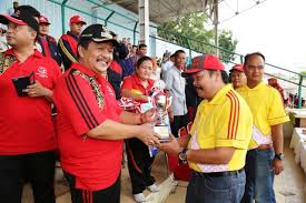 Memastikan target penjualan dan kualitas penjualan yang menjadi tanggung jawabnya tercapai dengan kualitas aplikasi kredit yang baik. Smpn 1 Dan Smkn 1 Rantau Utara Juarai Lpi 2017