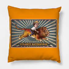 A listless and alienated teenager decides to help his new friend win the class presidency in their small western high school, while he must deal with his bizarre family life back home. The Liger Napoleon Dynamite Kissen Teepublic De