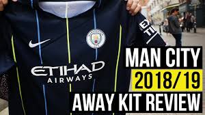 Seperti nike vapor kit lainnya yang menjadi basis desain untuk jersey nike keluaran 2018/19, jersey the citizens ini bermain grafik vertikal abstrak pada bagian lengan dan bahu. Man City 2018 2019 Away Shirt Review Fan Reaction Youtube