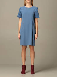 Sfoglia tantissimi outfit femminili online e crea il tuo look. Emporio Armani Outlet Abito Donna Abito Emporio Armani Donna Elettrico Abito Emporio Armani 9na18t 92006 Giglio It