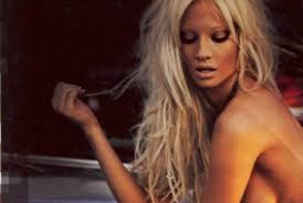 Η τζούλια αλεξανδράτου που βρίσκεται σε δικαστική διαμάχη με τον μένιο φουρθιώτη, μιλάει για τον πρώην μάνατζερ της, σημειώνοντας χαρακτηριστικά ότι τον γνωρίζει αρκετά καλά και περίμενε ότι θα. Deite Thn Tzoylia Ale3andratoy Sthn Paidikh Ths Hlikia Fwto Usay Gr