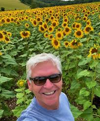 Phillip Schofield gets This Morning support as he smiles in rare picture  from 'happy place'