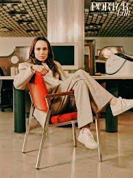 Ellen page rocks androgynous shirt and tie. Ellen Page Was Forced To Wear Dresses Before Coming Out People Com