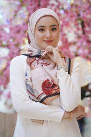 Nama pelakon hannah delisha menjadi perhatian ramai impak daripada watak amani menerusi drama cinta sekali lagi. Pasca Berhijab Hannah Delisha Semakin Laris Kosmo Digital