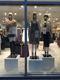 How is F21 Red different from Forever 21, and should I shop at the new  Dallas store?