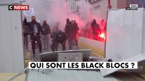 La majorité des black block ne sont pas organisés sauf de facon spontanée lors des manifs, on sait qu'à chaque g20 ou gros rassemblement du genre à ce que je sais c'est des sortes d'unités d'action parfois improvisées qui sont censées pouvoir faire face aux flics et même pouvoir les faire reculer. Qui Sont Les Black Blocs Youtube